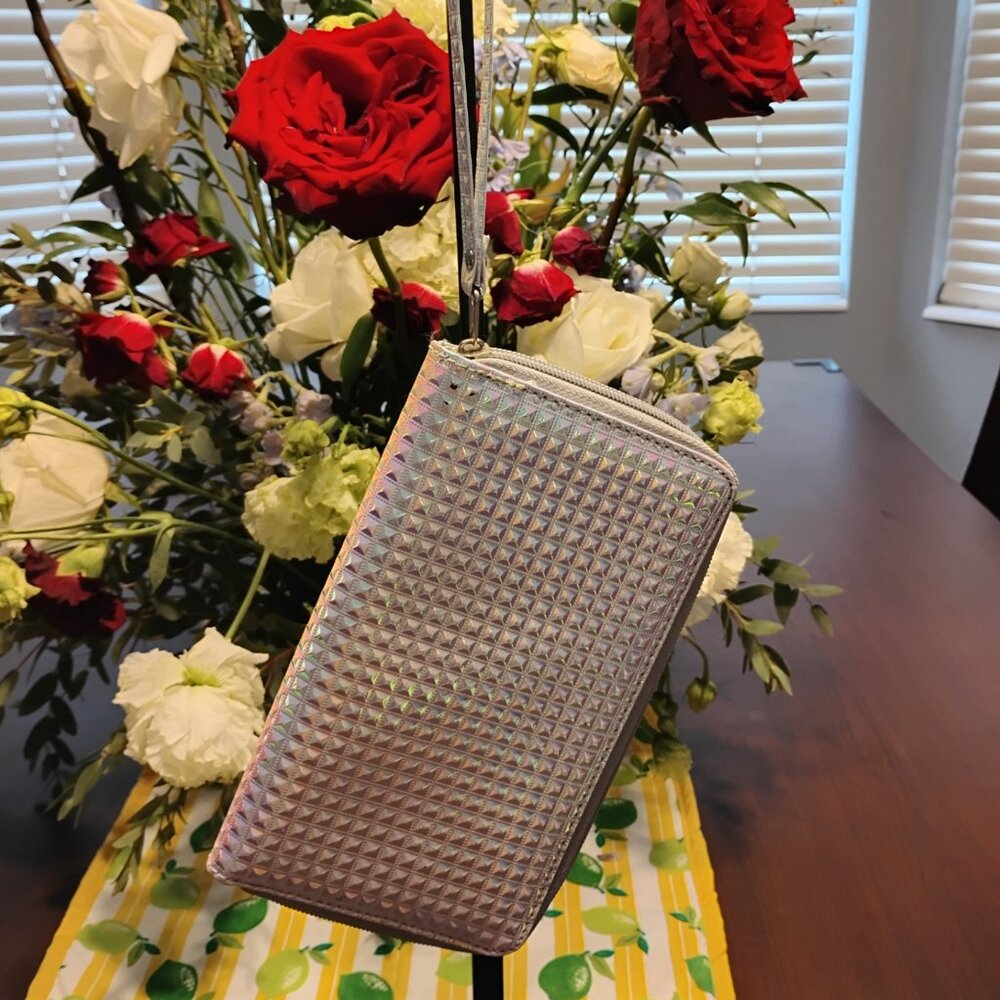Women's iridescent wallet